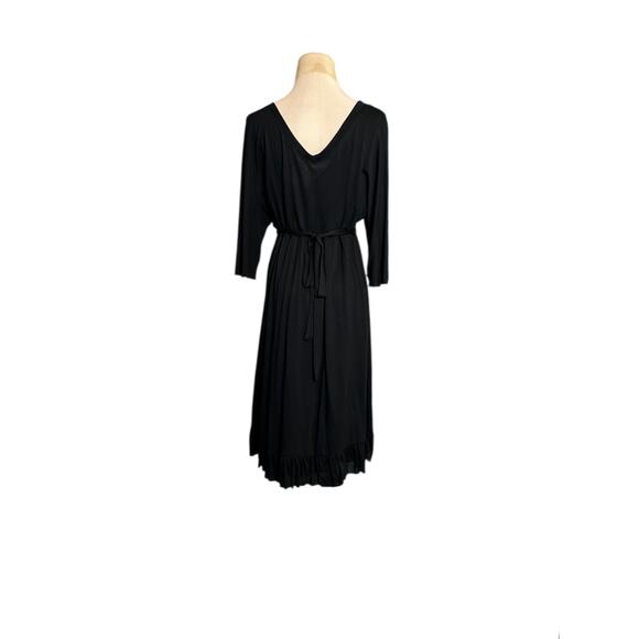 Velvet by Graham & Spencer Black V-Neck Knee Length Dress size Medium - Picture 14 of 16